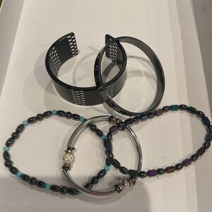 Elegant Black and Silver Moody Bracelet Set